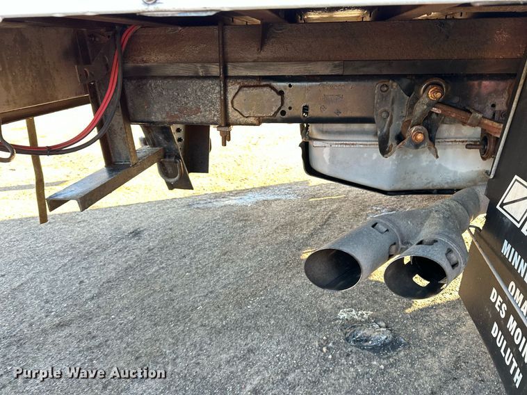 image for item DO3169 2016 Ford F550 Super Duty XL box truck