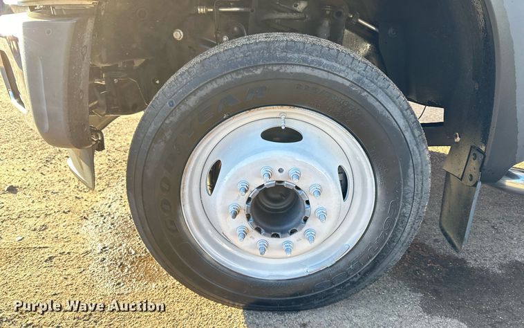 image for item DO3169 2016 Ford F550 Super Duty XL box truck