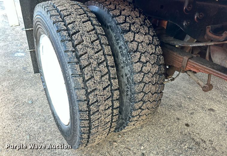 image for item DO3169 2016 Ford F550 Super Duty XL box truck