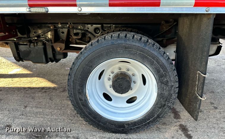 image for item DO3169 2016 Ford F550 Super Duty XL box truck