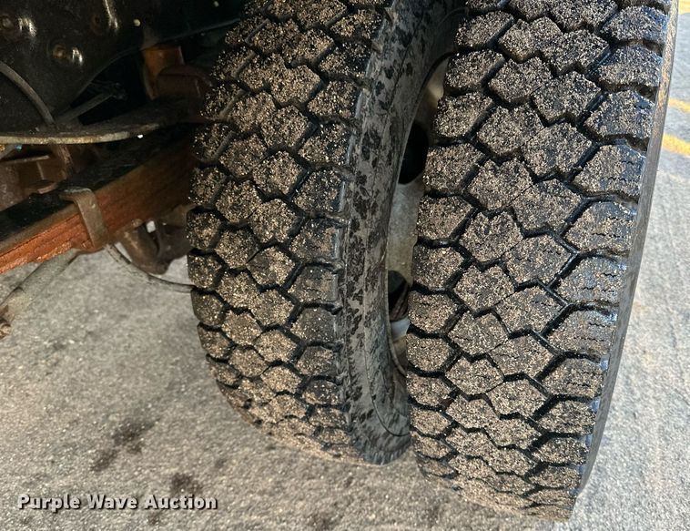 image for item DO3169 2016 Ford F550 Super Duty XL box truck