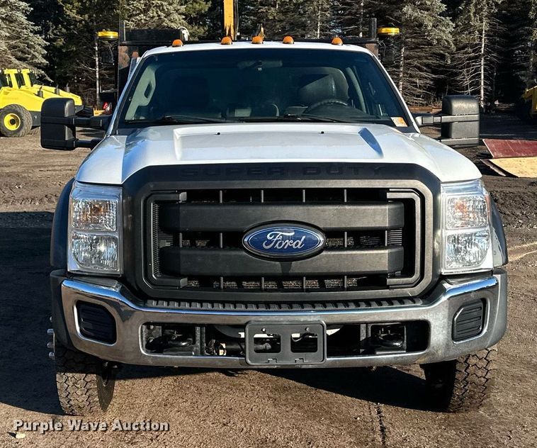 image for item DO3170 2011 Ford  F550 Super Duty XL flatbed truck