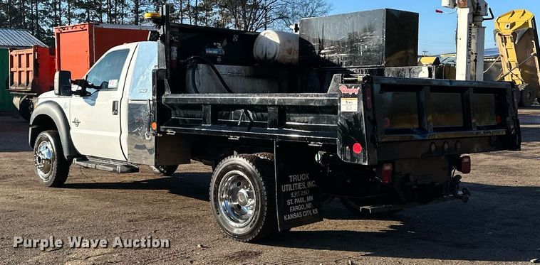 image for item DO3170 2011 Ford  F550 Super Duty XL flatbed truck