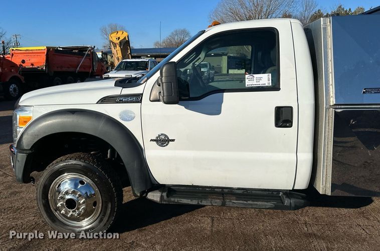 image for item DO3170 2011 Ford  F550 Super Duty XL flatbed truck