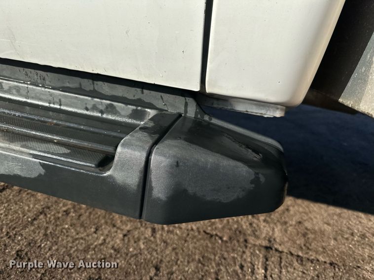 image for item DO3170 2011 Ford  F550 Super Duty XL flatbed truck