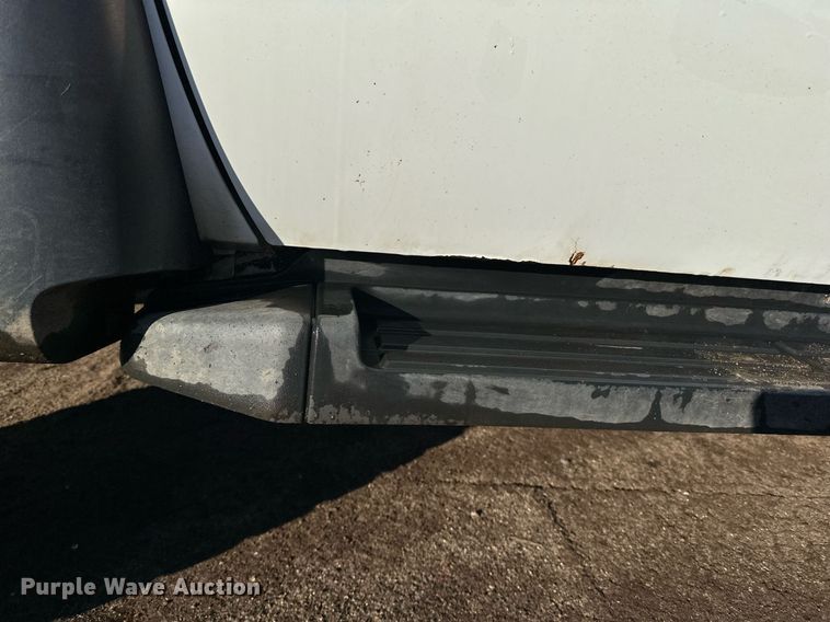 image for item DO3170 2011 Ford  F550 Super Duty XL flatbed truck