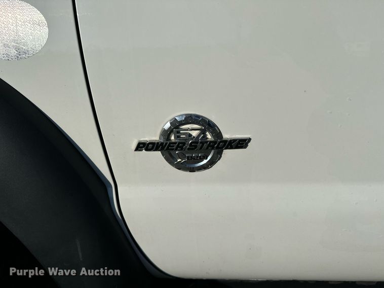 image for item DO3170 2011 Ford  F550 Super Duty XL flatbed truck