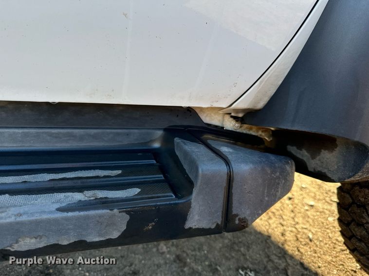 image for item DO3170 2011 Ford  F550 Super Duty XL flatbed truck