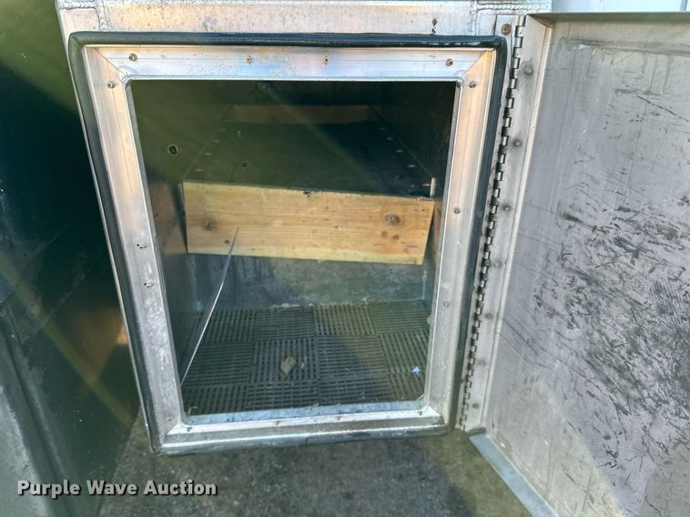 image for item DO3170 2011 Ford  F550 Super Duty XL flatbed truck