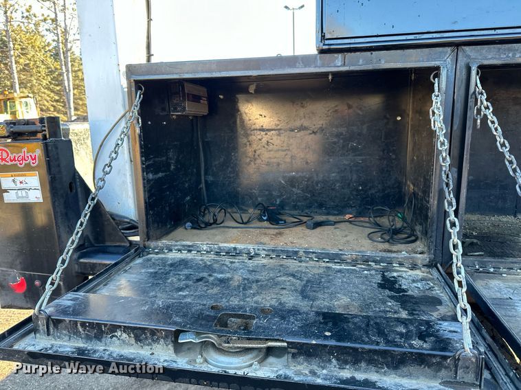 image for item DO3170 2011 Ford  F550 Super Duty XL flatbed truck