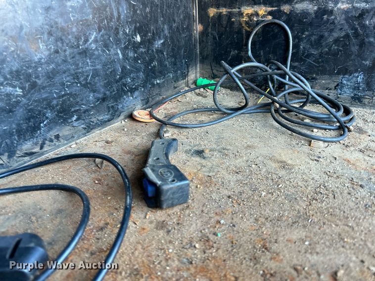 image for item DO3170 2011 Ford  F550 Super Duty XL flatbed truck