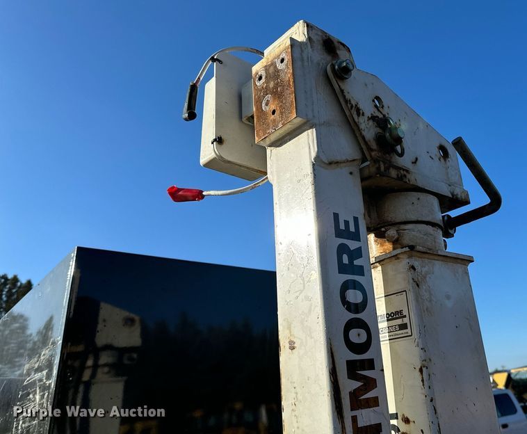 image for item DO3170 2011 Ford  F550 Super Duty XL flatbed truck