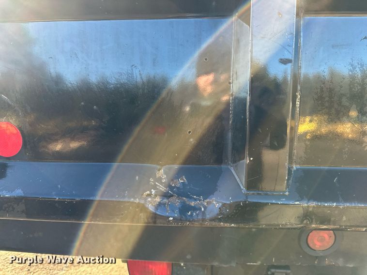 image for item DO3170 2011 Ford  F550 Super Duty XL flatbed truck