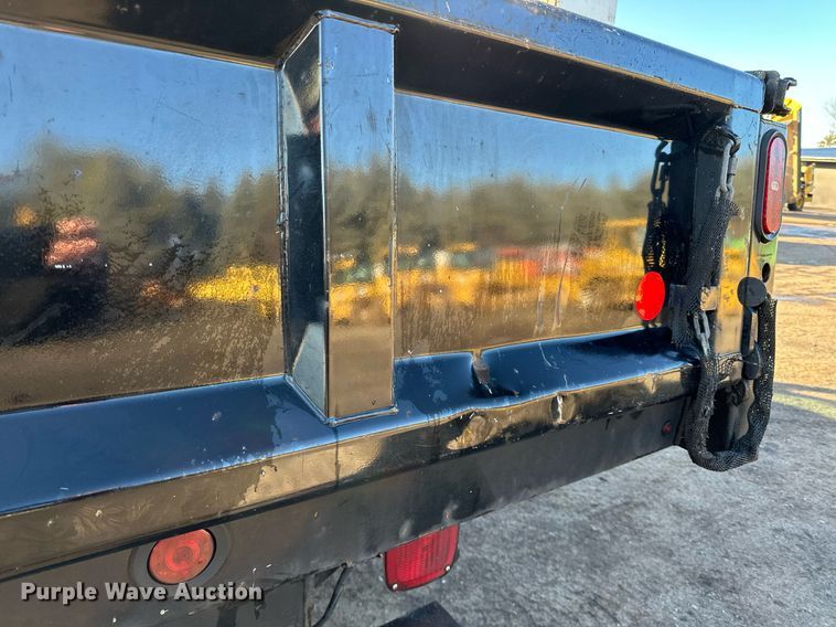 image for item DO3170 2011 Ford  F550 Super Duty XL flatbed truck