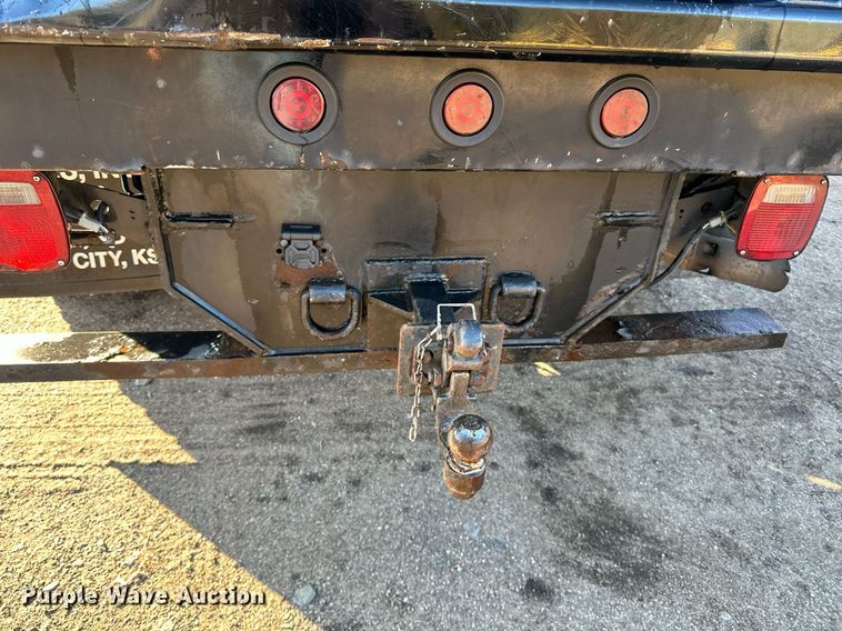 image for item DO3170 2011 Ford  F550 Super Duty XL flatbed truck