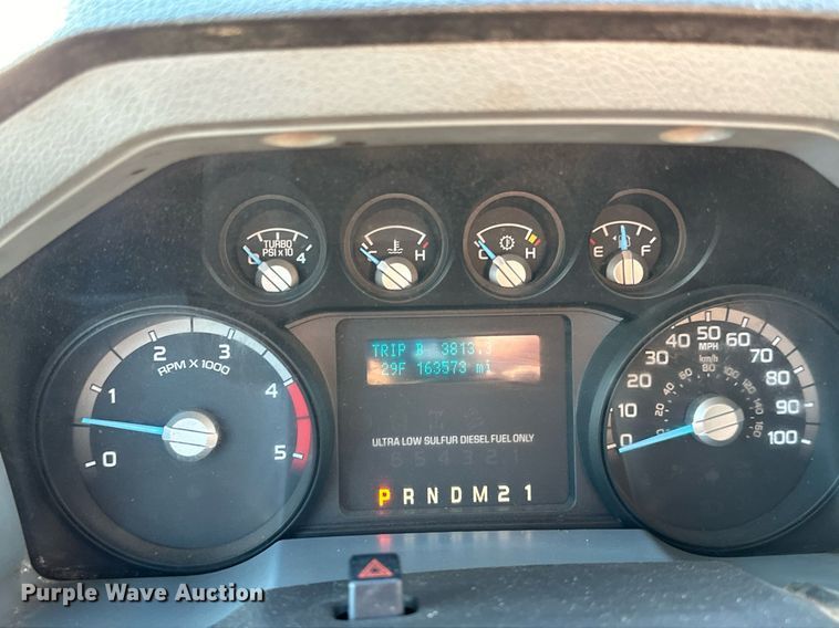 image for item DO3170 2011 Ford  F550 Super Duty XL flatbed truck