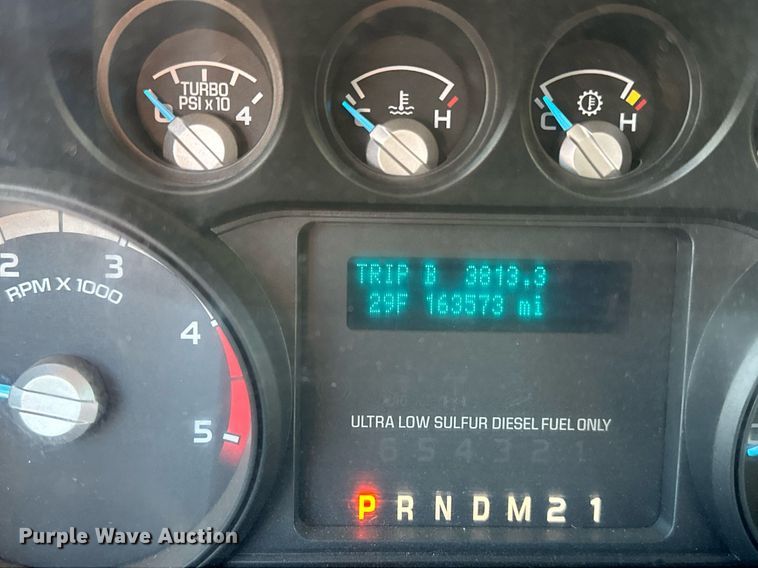 image for item DO3170 2011 Ford  F550 Super Duty XL flatbed truck