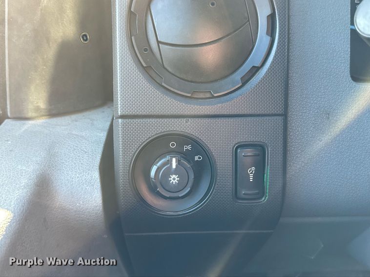 image for item DO3170 2011 Ford  F550 Super Duty XL flatbed truck