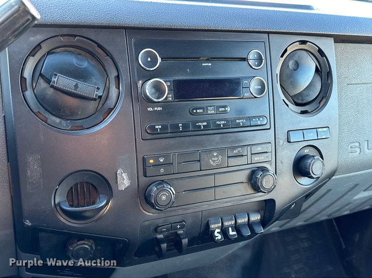 image for item DO3170 2011 Ford  F550 Super Duty XL flatbed truck