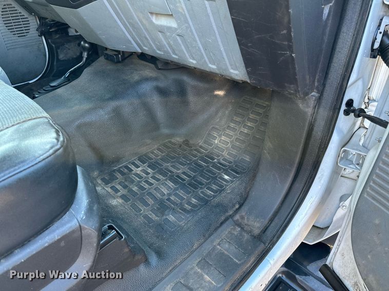 image for item DO3170 2011 Ford  F550 Super Duty XL flatbed truck