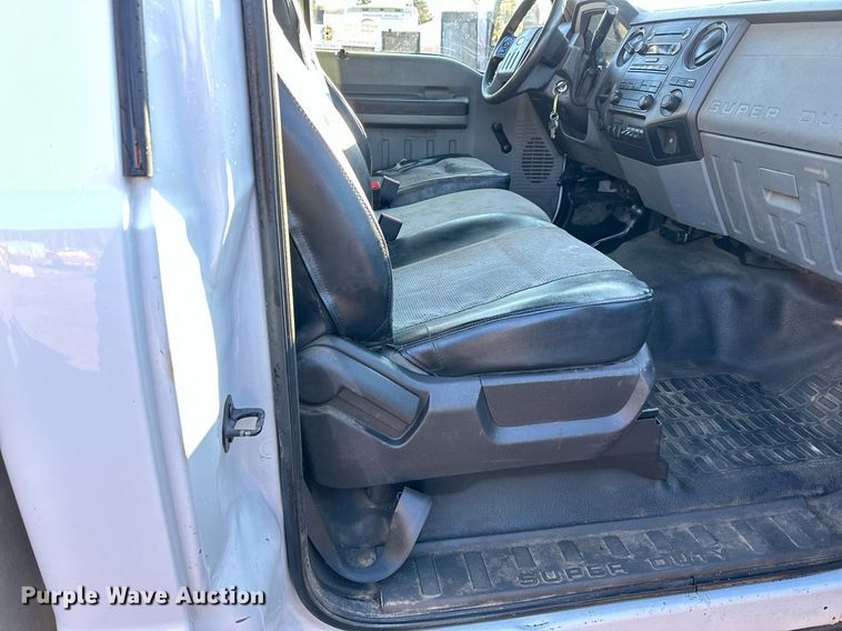 image for item DO3170 2011 Ford  F550 Super Duty XL flatbed truck