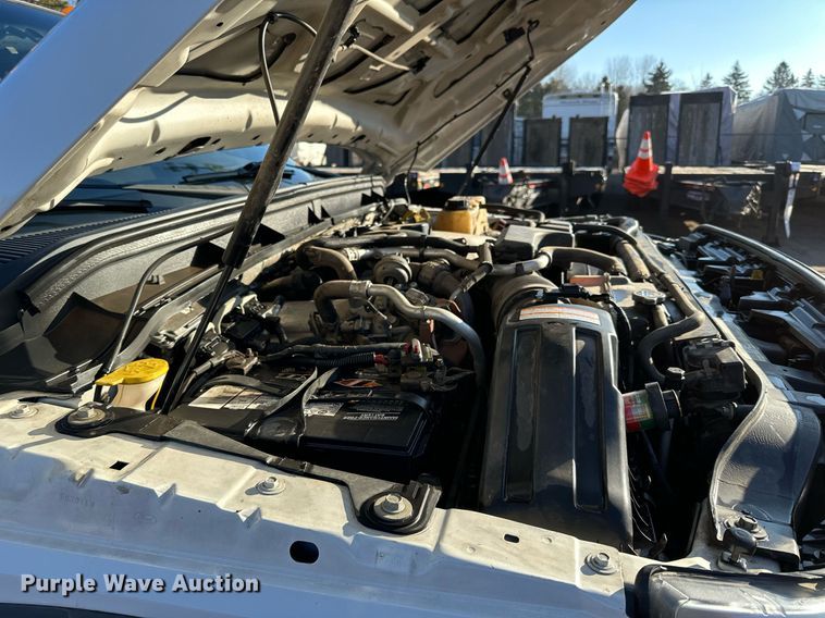 image for item DO3170 2011 Ford  F550 Super Duty XL flatbed truck