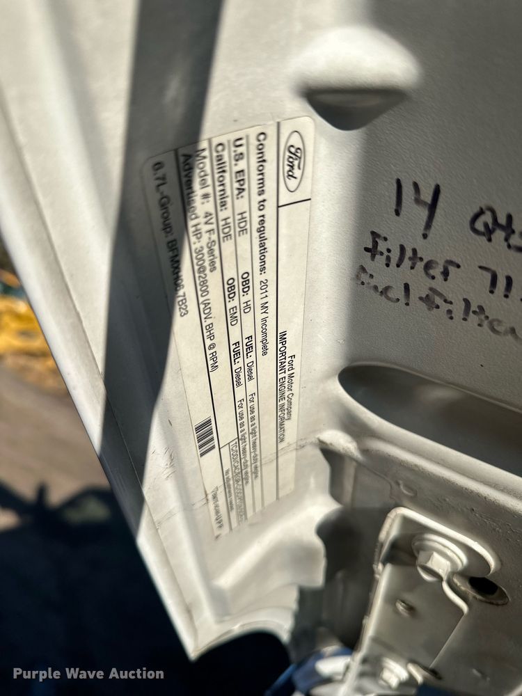 image for item DO3170 2011 Ford  F550 Super Duty XL flatbed truck