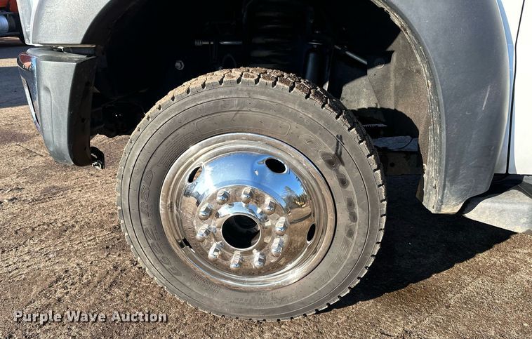 image for item DO3170 2011 Ford  F550 Super Duty XL flatbed truck