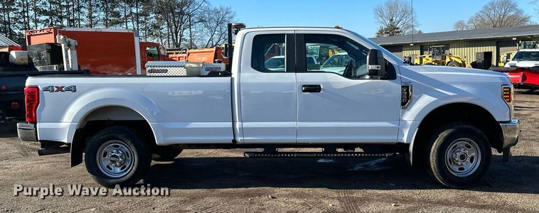 image for item DO3171 2019 Ford  F350 Super Duty XL SuperCab pickup truck