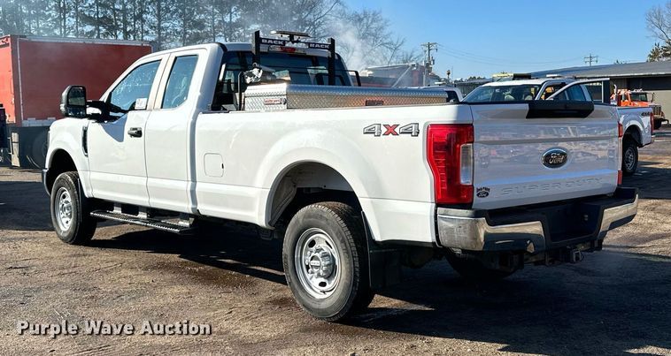 image for item DO3171 2019 Ford  F350 Super Duty XL SuperCab pickup truck