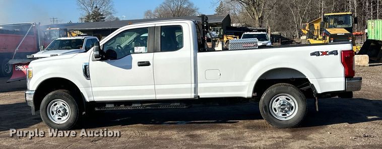 image for item DO3171 2019 Ford  F350 Super Duty XL SuperCab pickup truck