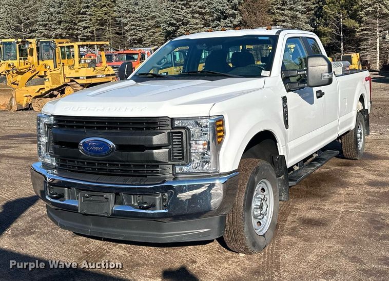 image for item DO3171 2019 Ford  F350 Super Duty XL SuperCab pickup truck