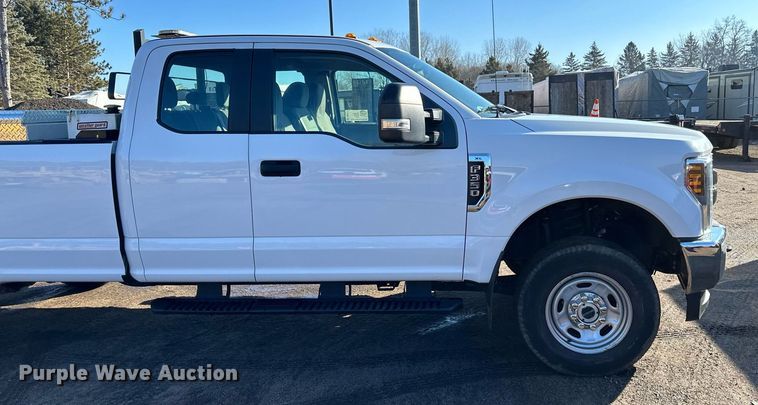 image for item DO3171 2019 Ford  F350 Super Duty XL SuperCab pickup truck