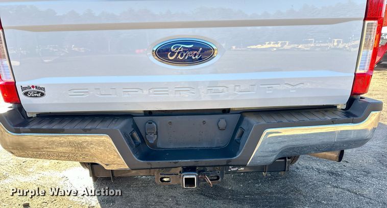 image for item DO3171 2019 Ford  F350 Super Duty XL SuperCab pickup truck