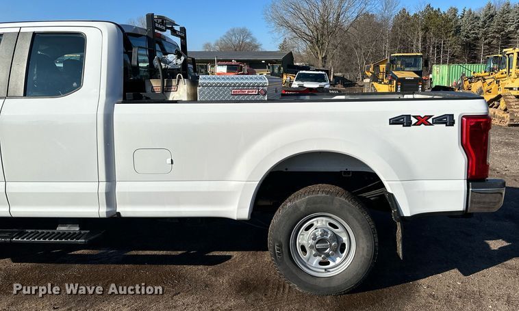 image for item DO3171 2019 Ford  F350 Super Duty XL SuperCab pickup truck