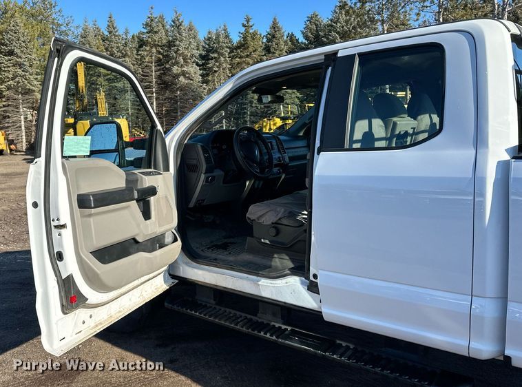 image for item DO3171 2019 Ford  F350 Super Duty XL SuperCab pickup truck