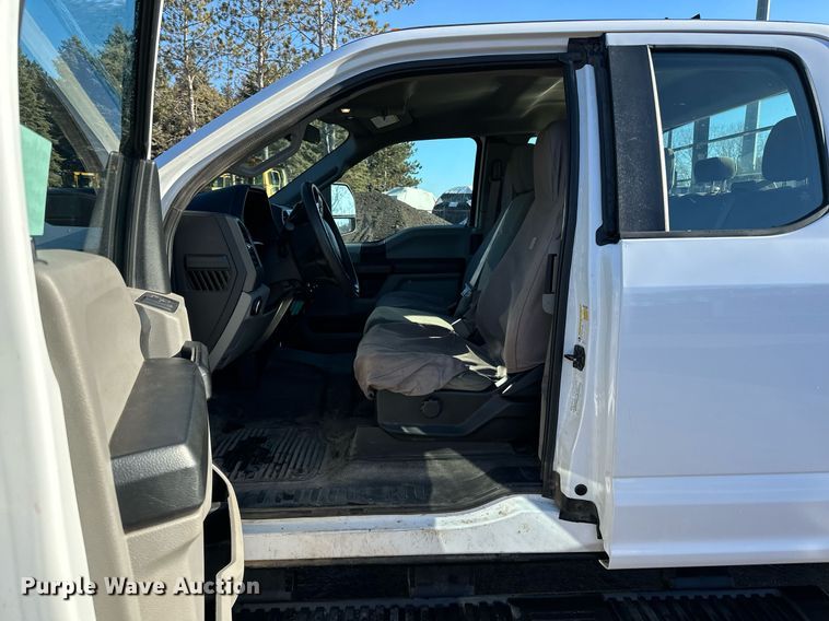 image for item DO3171 2019 Ford  F350 Super Duty XL SuperCab pickup truck