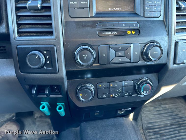 image for item DO3171 2019 Ford  F350 Super Duty XL SuperCab pickup truck