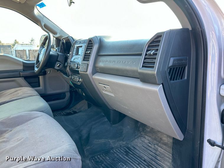 image for item DO3171 2019 Ford  F350 Super Duty XL SuperCab pickup truck