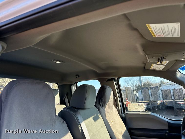 image for item DO3171 2019 Ford  F350 Super Duty XL SuperCab pickup truck