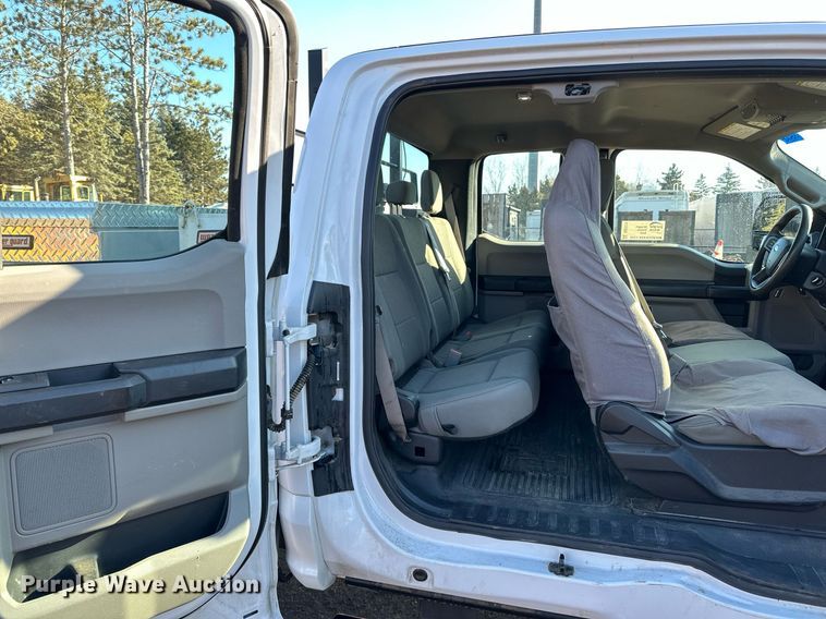 image for item DO3171 2019 Ford  F350 Super Duty XL SuperCab pickup truck