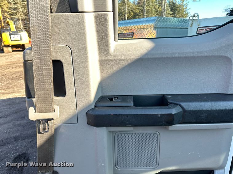 image for item DO3171 2019 Ford  F350 Super Duty XL SuperCab pickup truck