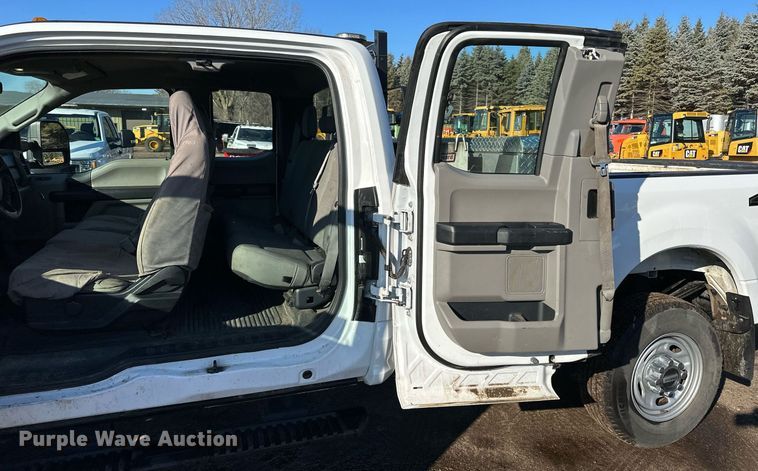 image for item DO3171 2019 Ford  F350 Super Duty XL SuperCab pickup truck