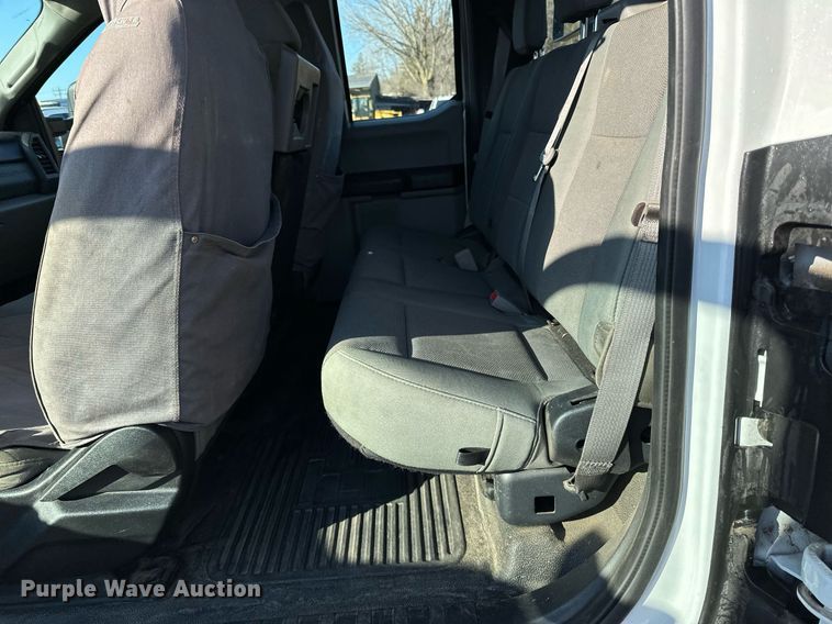 image for item DO3171 2019 Ford  F350 Super Duty XL SuperCab pickup truck