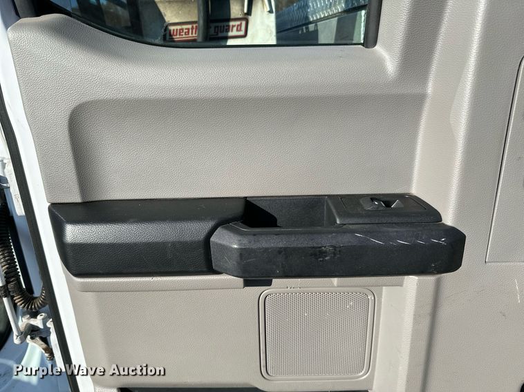 image for item DO3171 2019 Ford  F350 Super Duty XL SuperCab pickup truck