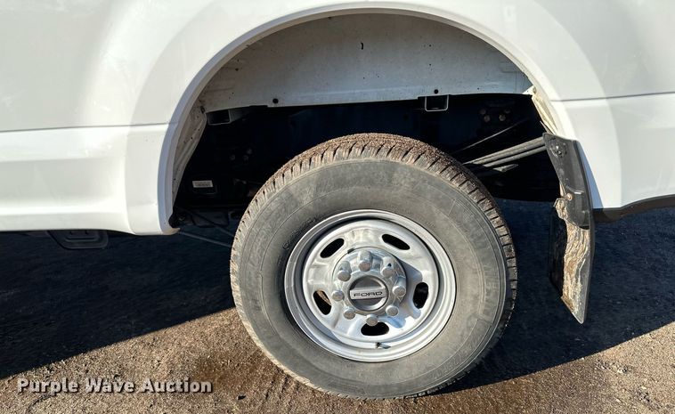 image for item DO3171 2019 Ford  F350 Super Duty XL SuperCab pickup truck