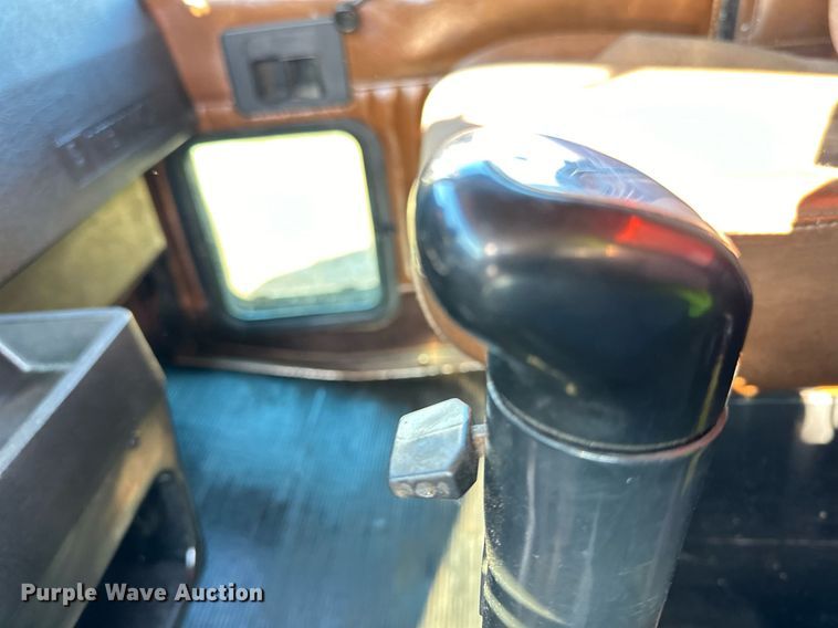 image for item DO3173 1999 Kenworth  T800 box truck