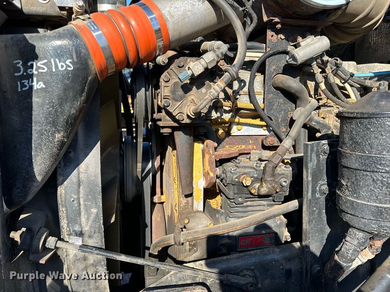 image for item DO3173 1999 Kenworth  T800 box truck