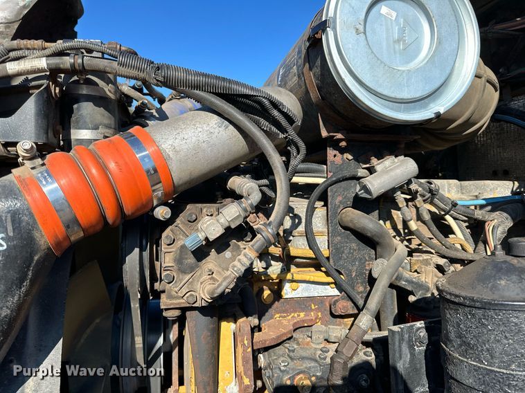 image for item DO3173 1999 Kenworth  T800 box truck