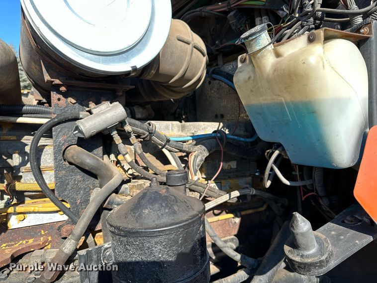 image for item DO3173 1999 Kenworth  T800 box truck